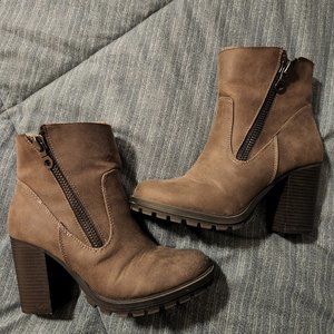 Women's Size 9 brown boots